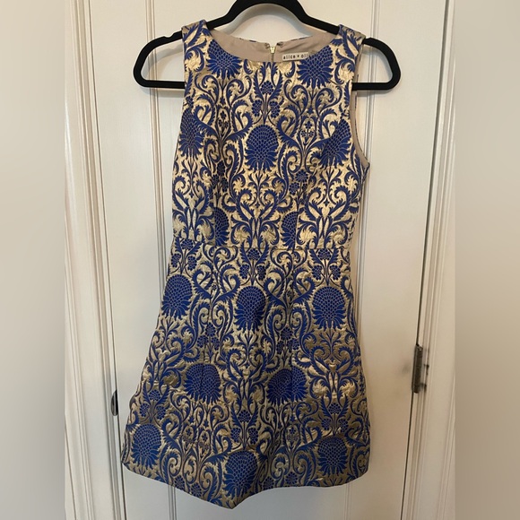Alice + Olivia Dresses & Skirts - Alice + Olivia Blue and Gold Patterned Dress size 2